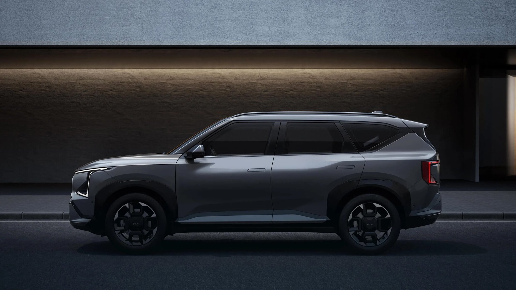 Picture of the side view of the 2027 Kia EV5.